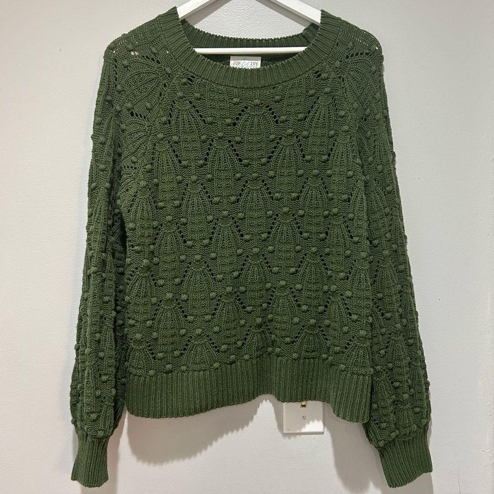 JUN & IVY green sweater.